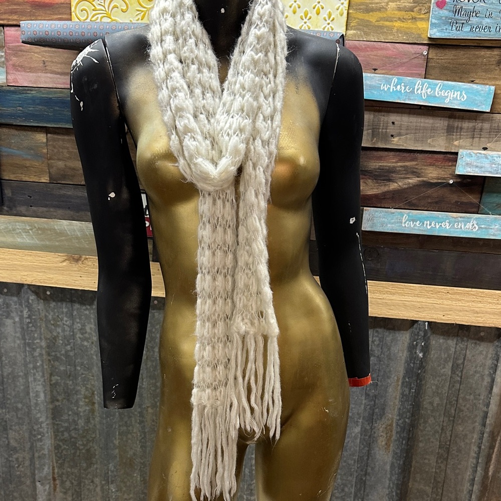 Chunky Knit Fringe Scarf - Cream